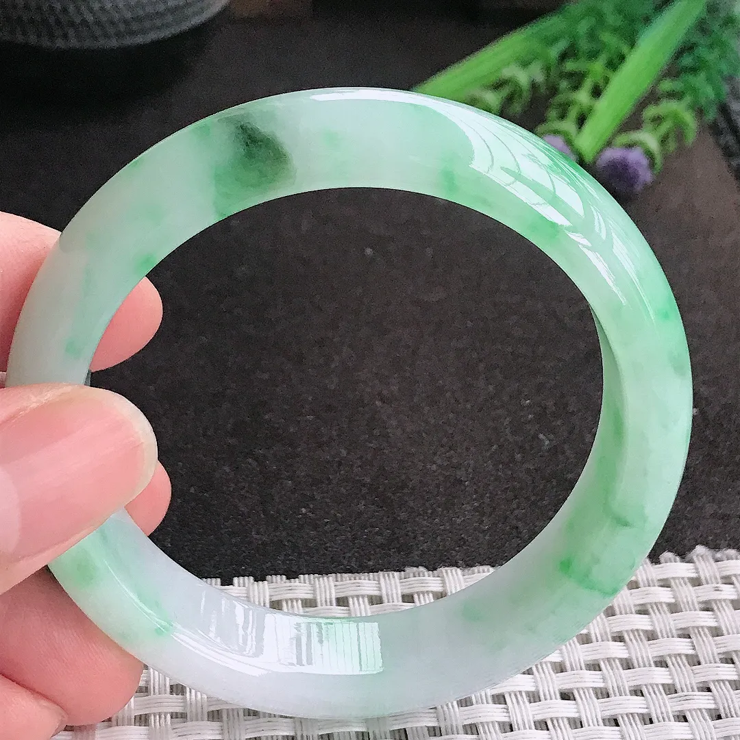 天然A货翡翠56/13.4/8.2老坑精美冰润飘阳绿手镯宽边玉镯