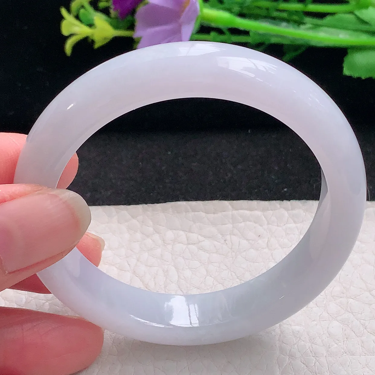 z自然光53.5*11.6*8平安镯 翡翠a货玉手镯淡紫秀气宽边珠宝玉手环