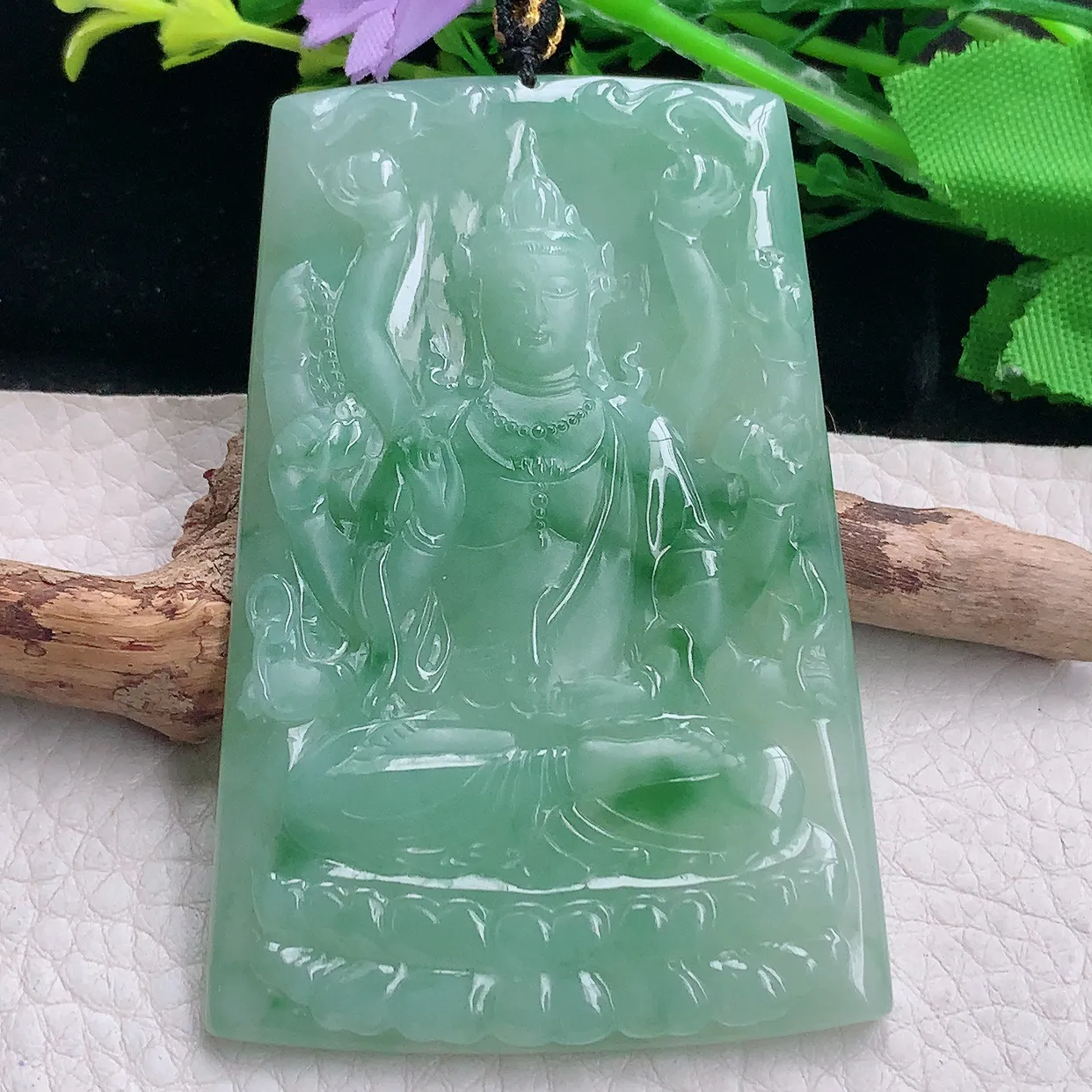 kh自然光71*47.6*5.6缅甸翡翠a货飘绿千手观音 玉观音玉吊坠 玉挂件