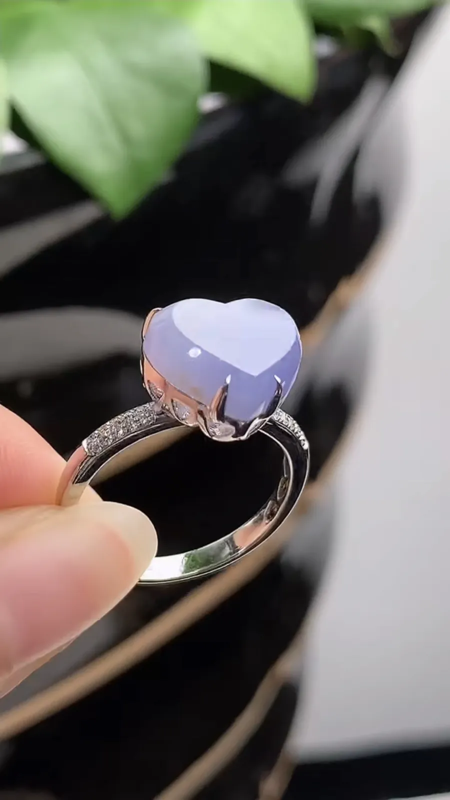 a货翡翠老坑种18K金伴钻镶嵌紫罗兰爱心戒指 圈口17.5裸石尺寸10.3×11.4mm 重量3.09g 1209