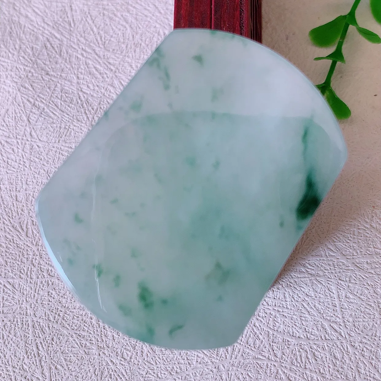 自然光实拍，冰飘花翡翠平安无事牌吊坠，平平安安，无事牌翠色灵动，佩戴平安时尚！#46.7