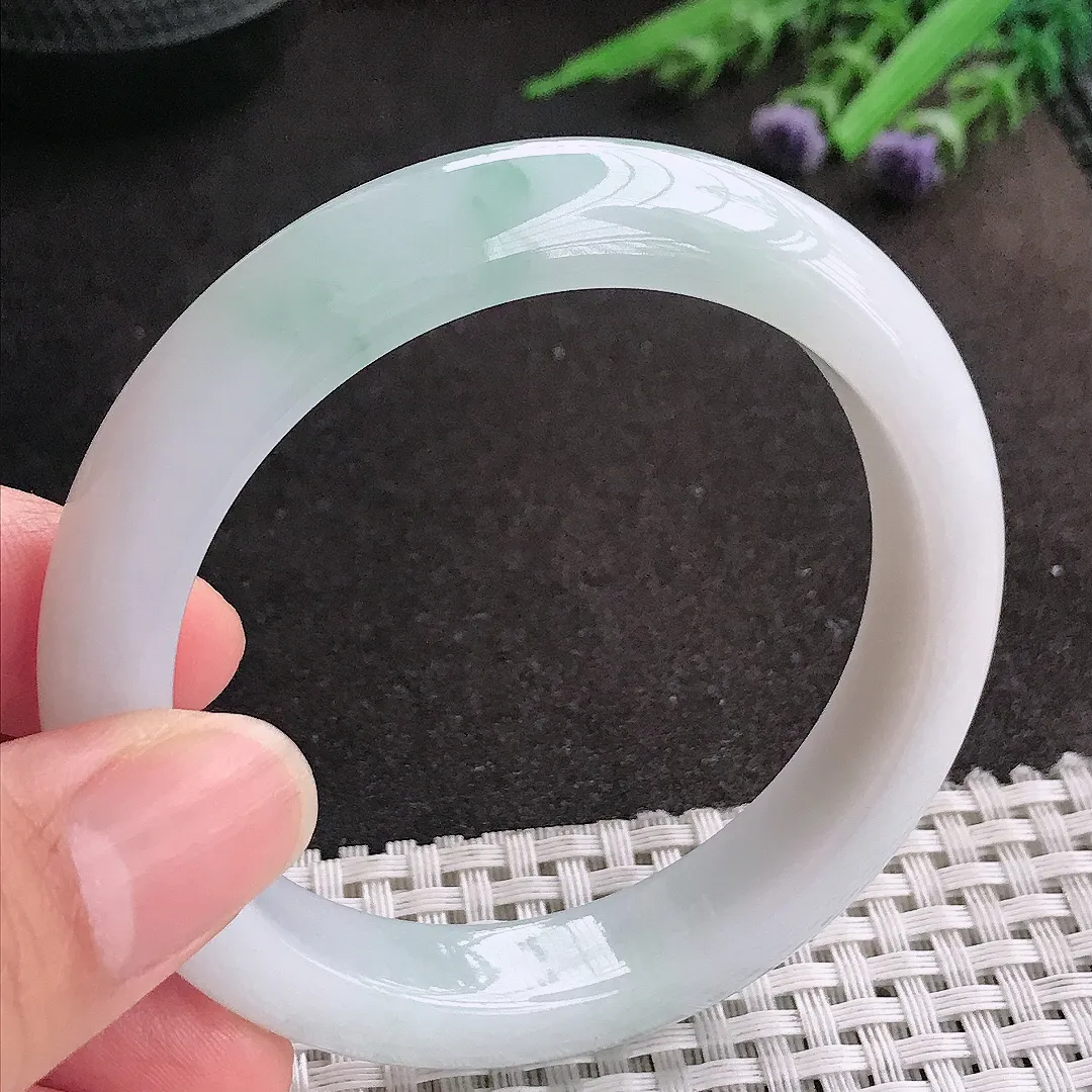天然A货翡翠55/11.7/8.8老坑秀气温润飘花手镯宽边玉镯