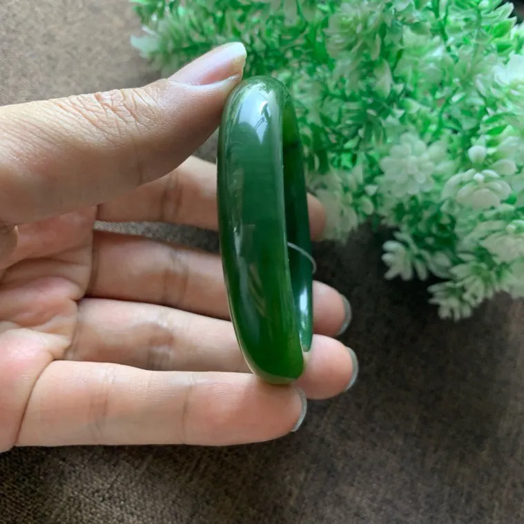 珍藏品，圈口52和田玉碧玉菠菜绿手镯，品质高