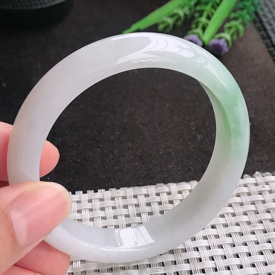 天然A货翡翠57/12.4/8.1老坑冰润起胶飘花手镯宽边玉镯