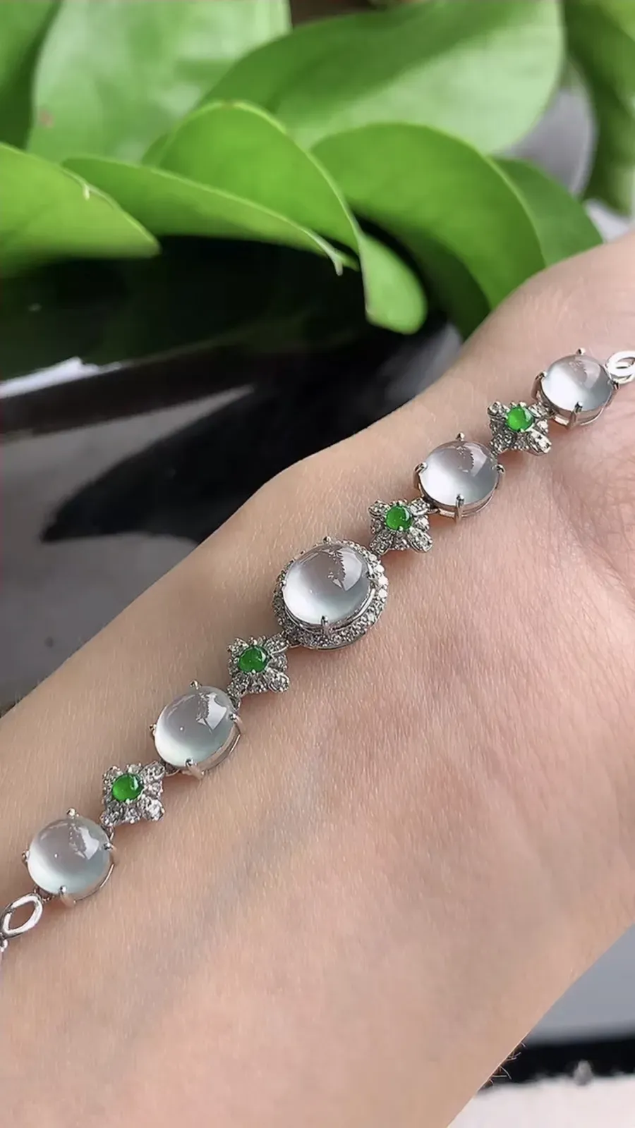 a货翡翠老坑冰种18K金伴钻镶嵌白月光蛋面手链 尺寸7×6.4×6mm 重量5.75g 1208