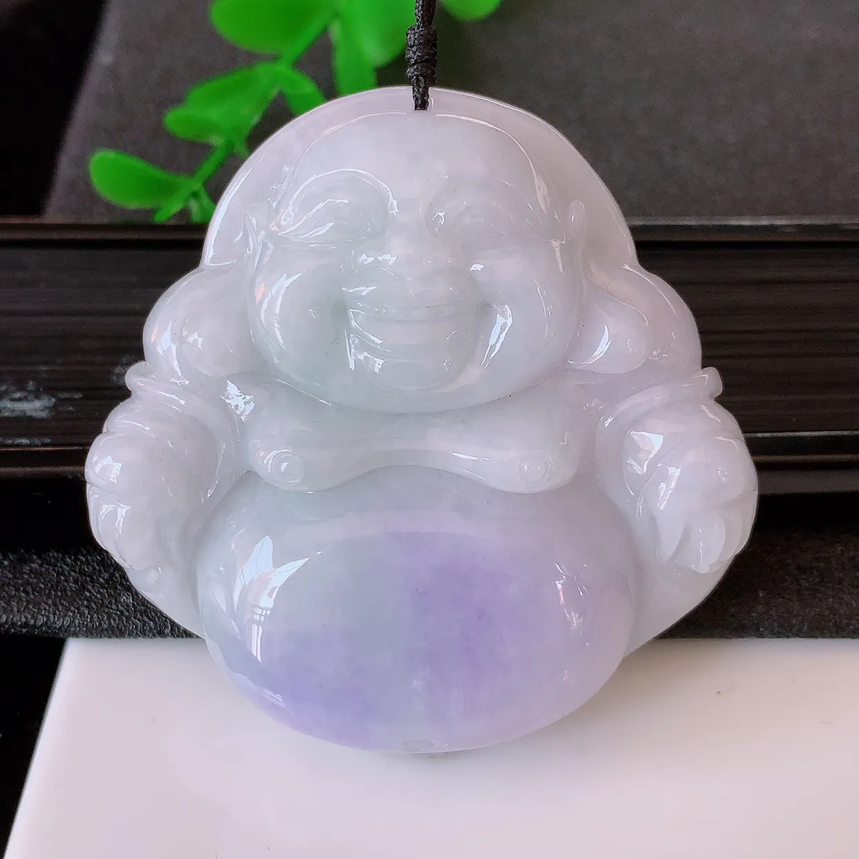 自然光实拍，大件厚装紫罗兰翡翠佛公吊坠，笑口常开，佛公在心中，一生平安幸福，佛公翠色迷人，佩戴佳品！