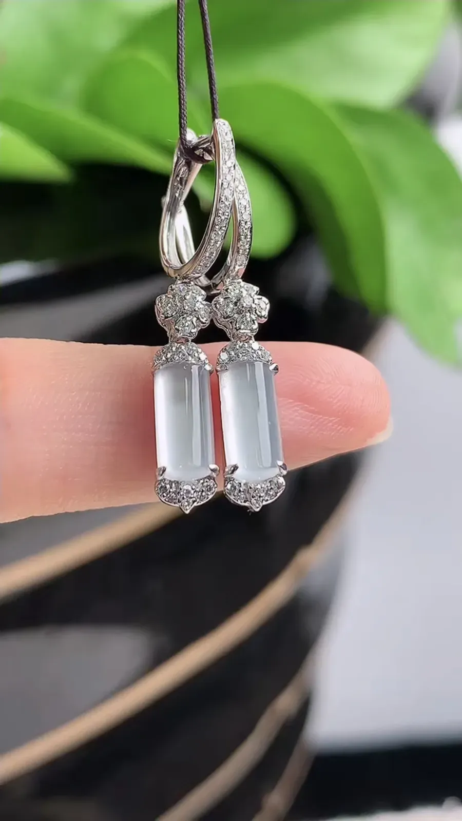 a货翡翠老坑冰种18K金伴钻镶嵌白月光无事牌耳坠 尺寸8×3.8×4.5mm 重量2.14g 120