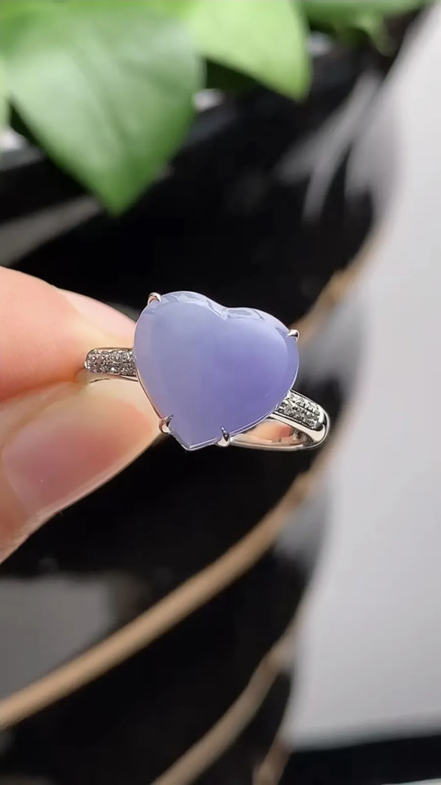 a货翡翠老坑种18K金伴钻镶嵌紫罗兰爱心戒指 圈口17.5裸石尺寸10.3×11.4mm 重量3.09g 1209
