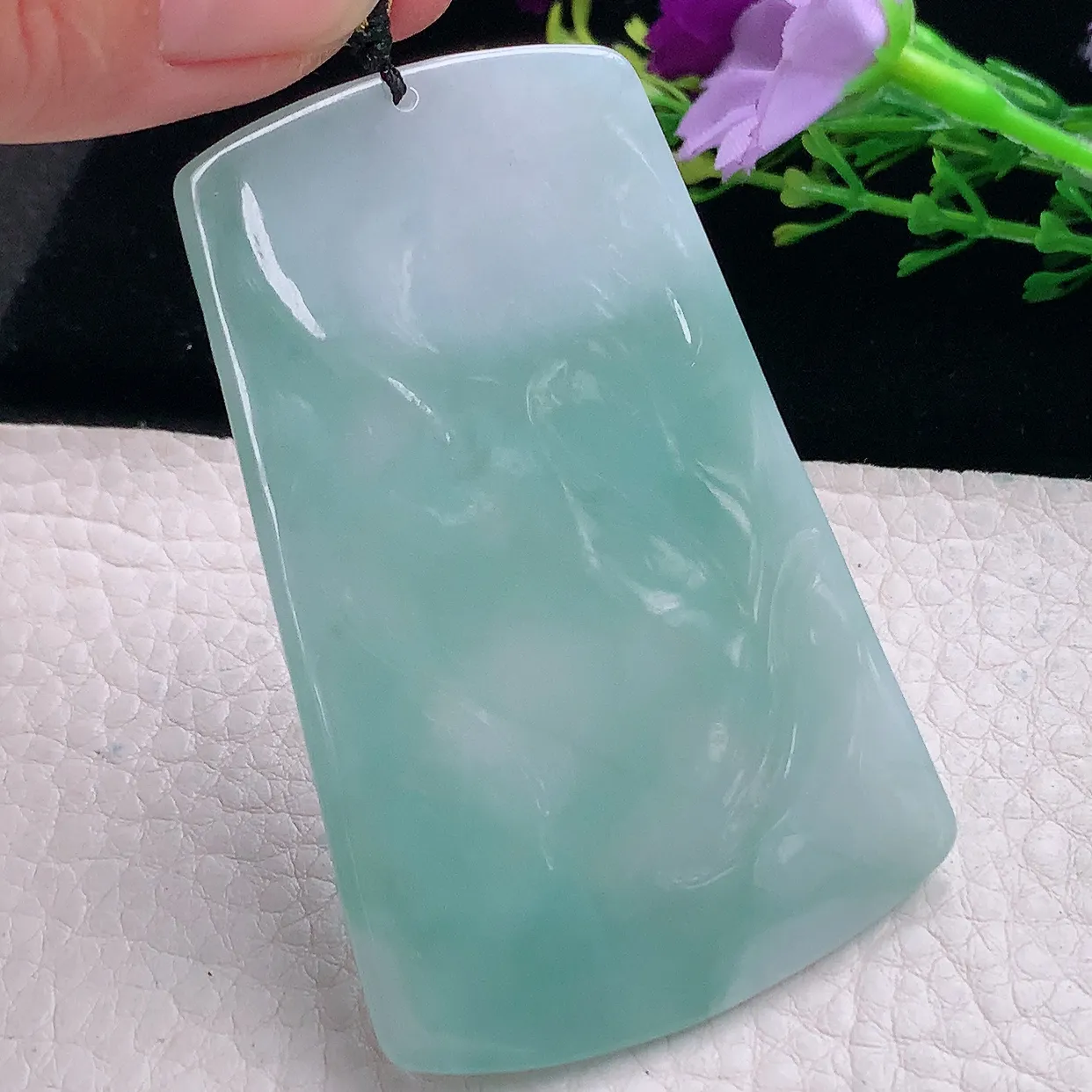 kh自然光69*44.8*5.2缅甸翡翠a货蓝韵普贤菩萨吊坠生肖守护神