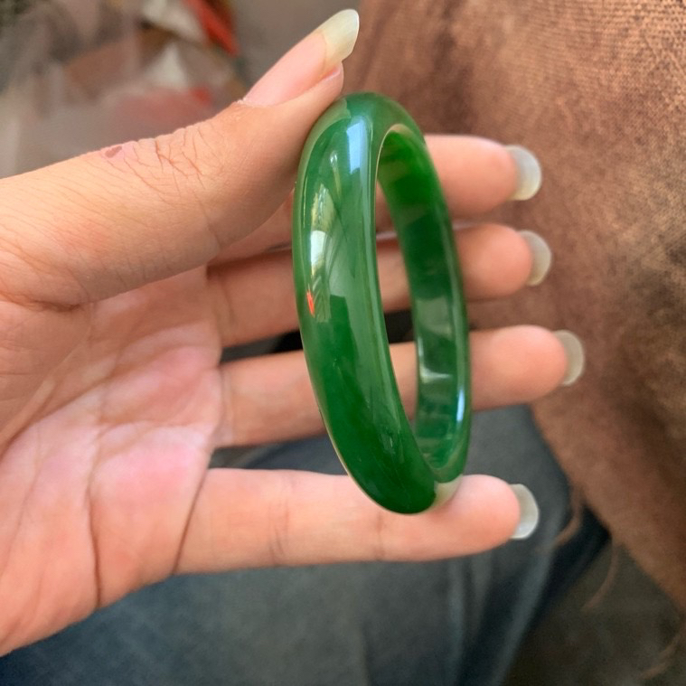 传家宝，和田玉碧玉53圈口鲜菠菜绿手镯，鲜艳艳，颜色牛，品质牛，收藏级