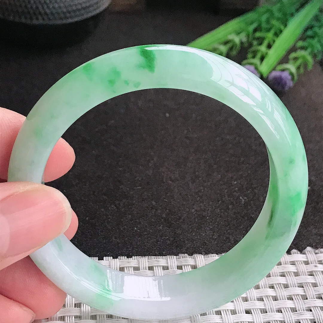 天然A货翡翠56/13.4/8.2老坑精美冰润飘阳绿手镯宽边玉镯