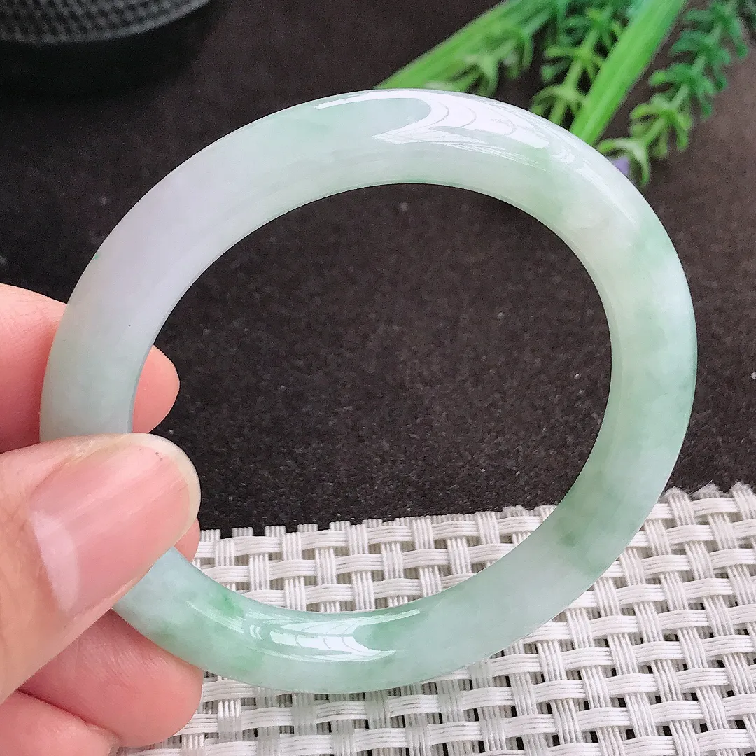 天然A货翡翠51.5/8.8小圈口老坑秀气冰润飘花圆条手镯玉镯