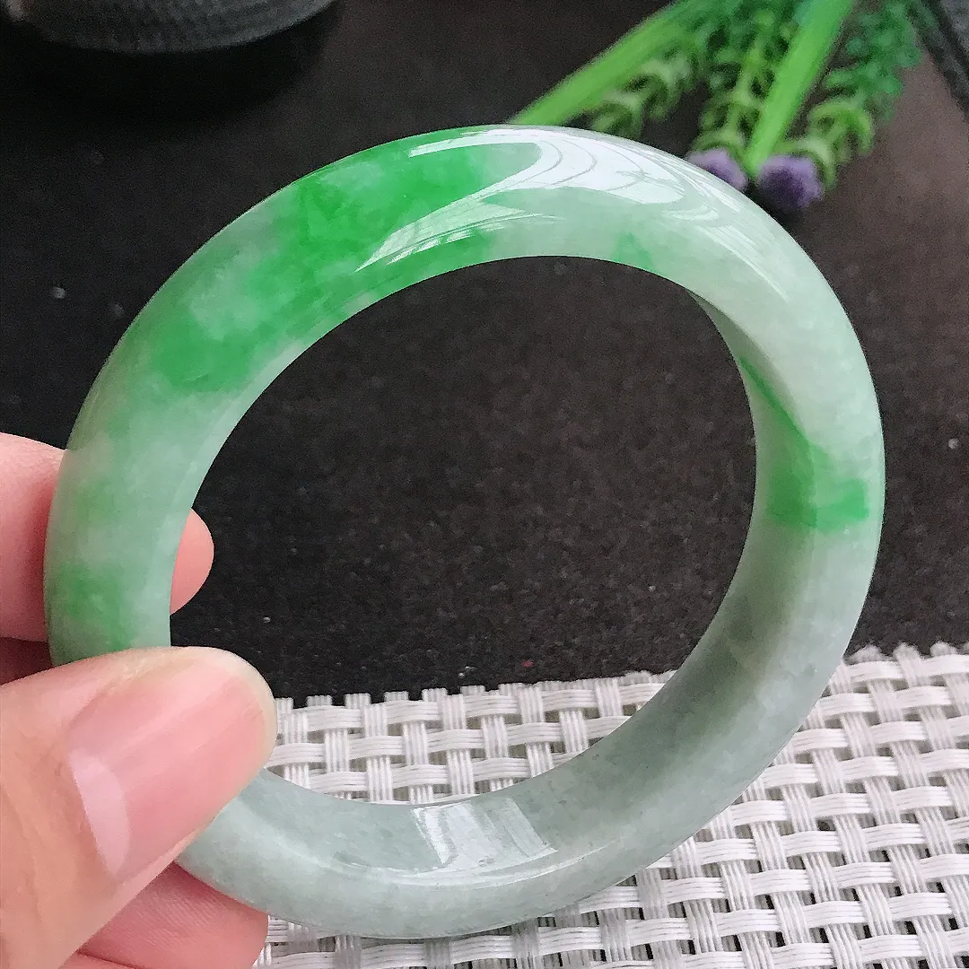 天然A货翡翠56.5/13.5/9老坑温润飘阳绿手镯宽边玉镯