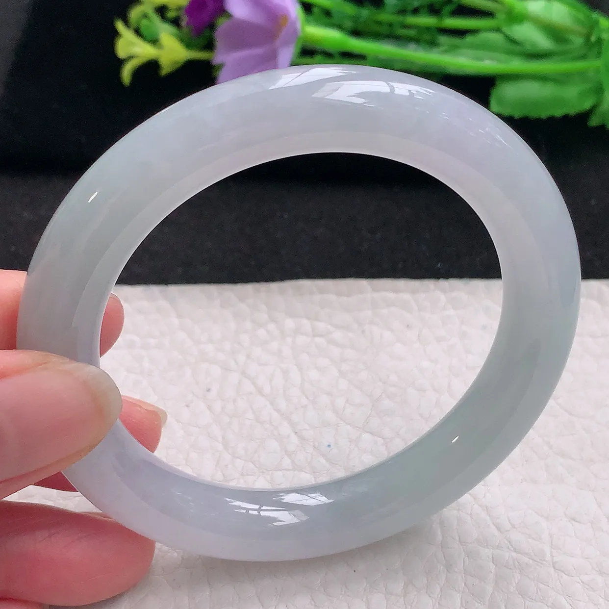 cc自然光56.6*10.5美人镯 翡翠a货玉手镯冰胶纯清爽圆条珠宝玉手环