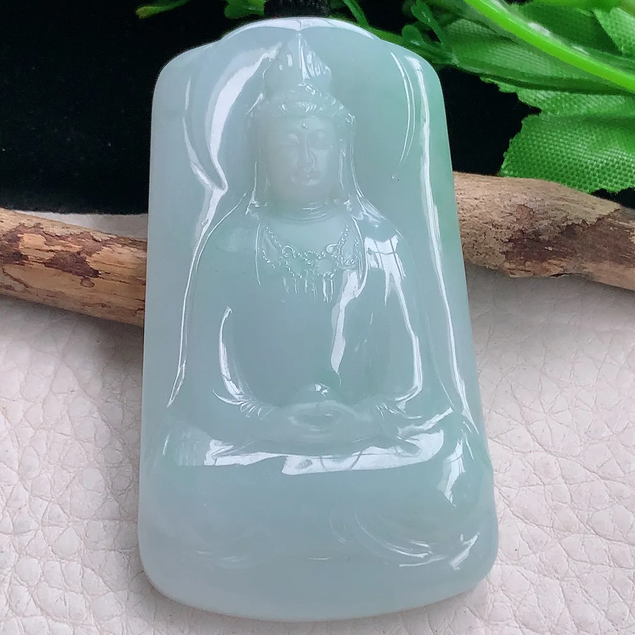 mut自然光66.5*38*9天然缅甸翡翠天空蓝韵正庄观音玉吊坠 玉挂件