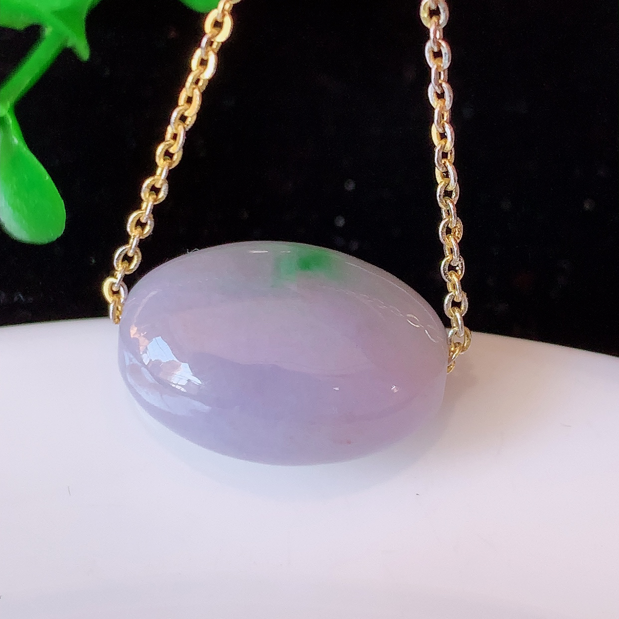 自然光实拍，冰润春带彩翡翠路路通吊坠，寓意好运连连，路路畅通，经典款式，财运滚滚，路路通，佩戴效果更好！配银链子#94.7