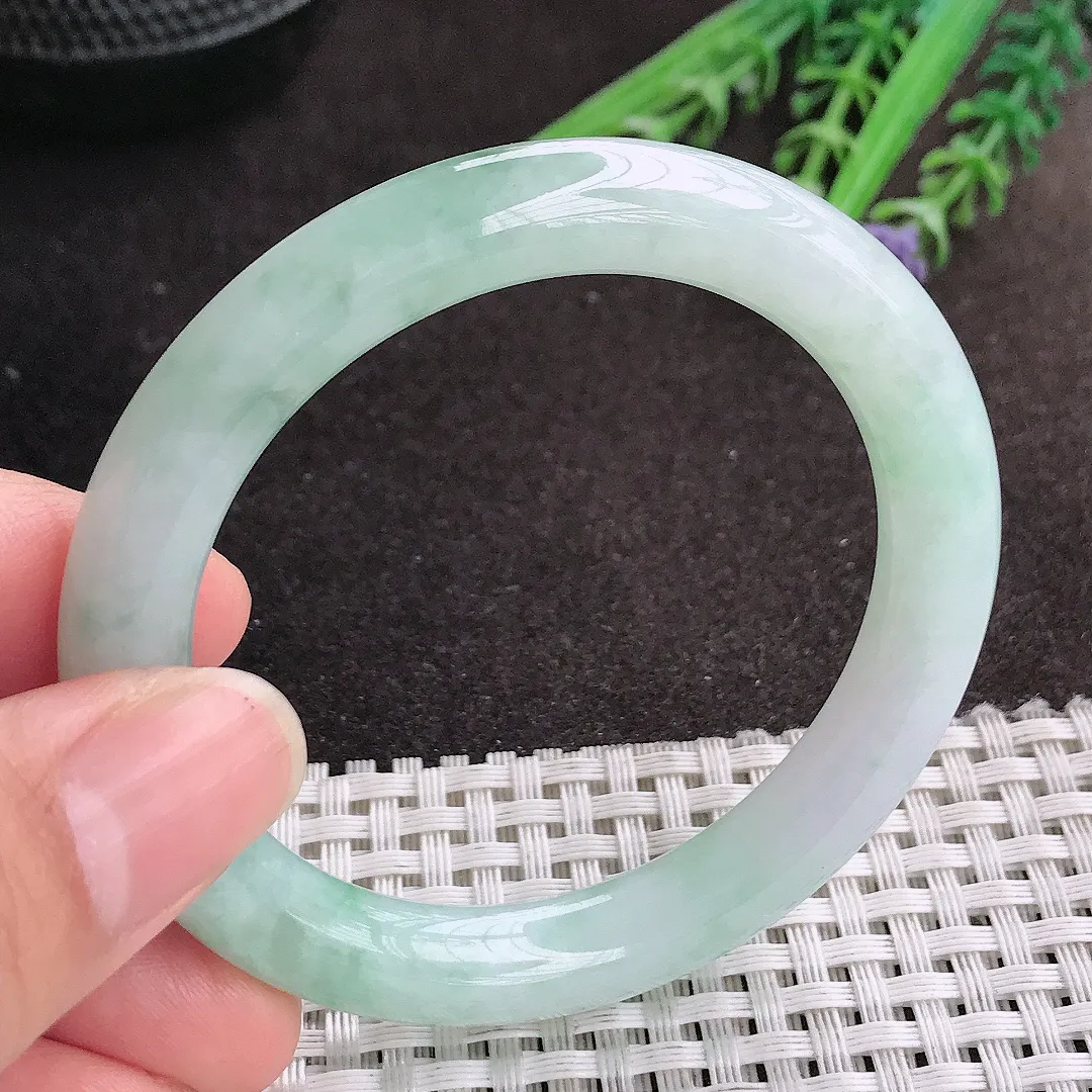 天然A货翡翠51.5/8.8小圈口老坑秀气冰润飘花圆条手镯玉镯