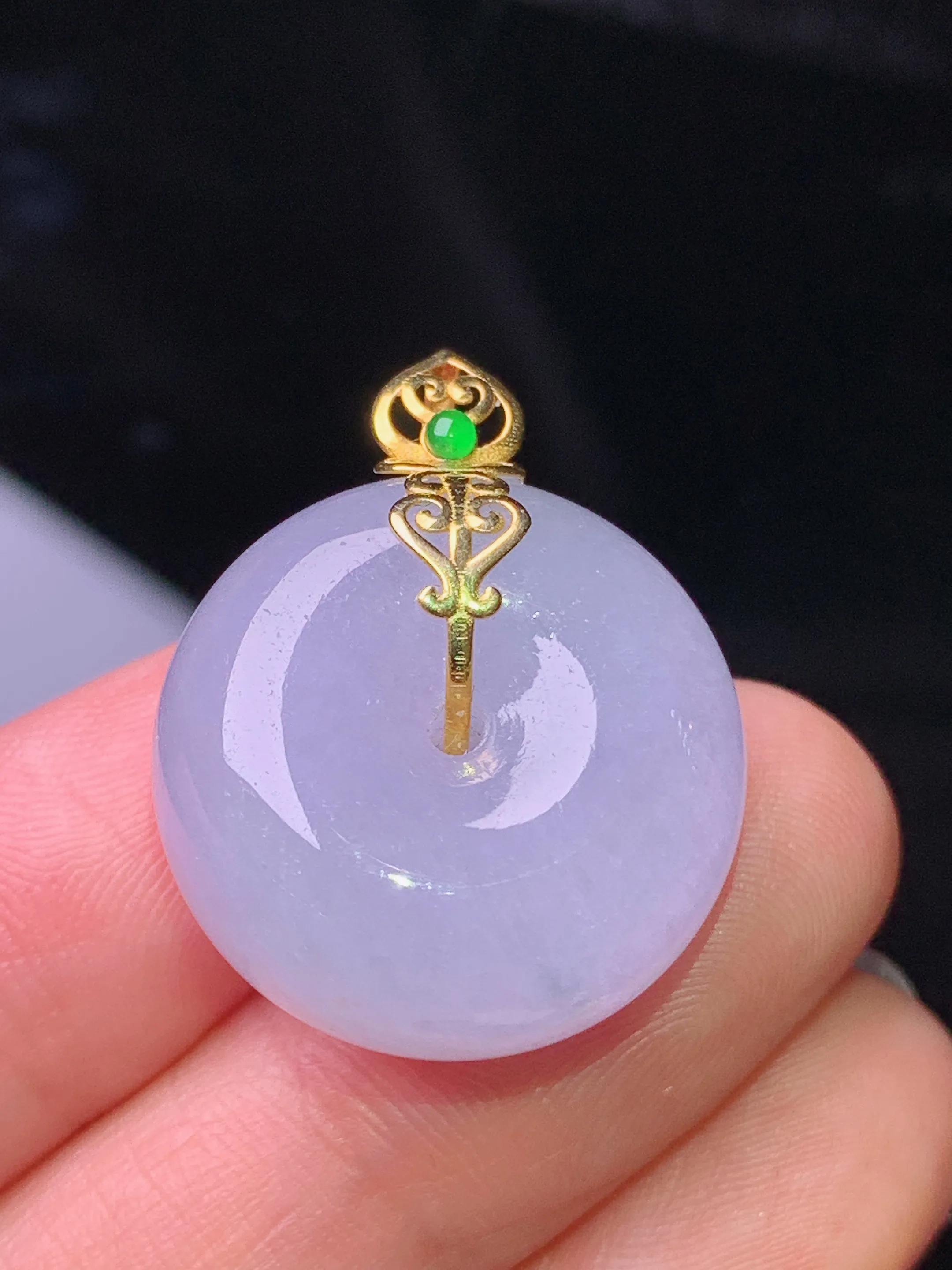 18k金镶嵌紫罗兰平安扣吊坠 玉质细腻 水润亮眼 色泽艳丽 整体尺寸26.2*20.6*11.5