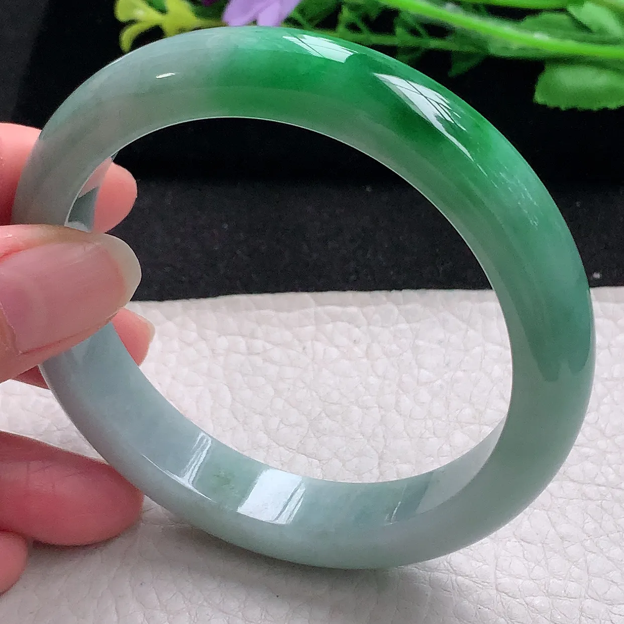 nr大圈口61.5*12.6*8.8平安镯 翡翠a货玉手镯辣绿宽边珠宝玉手环