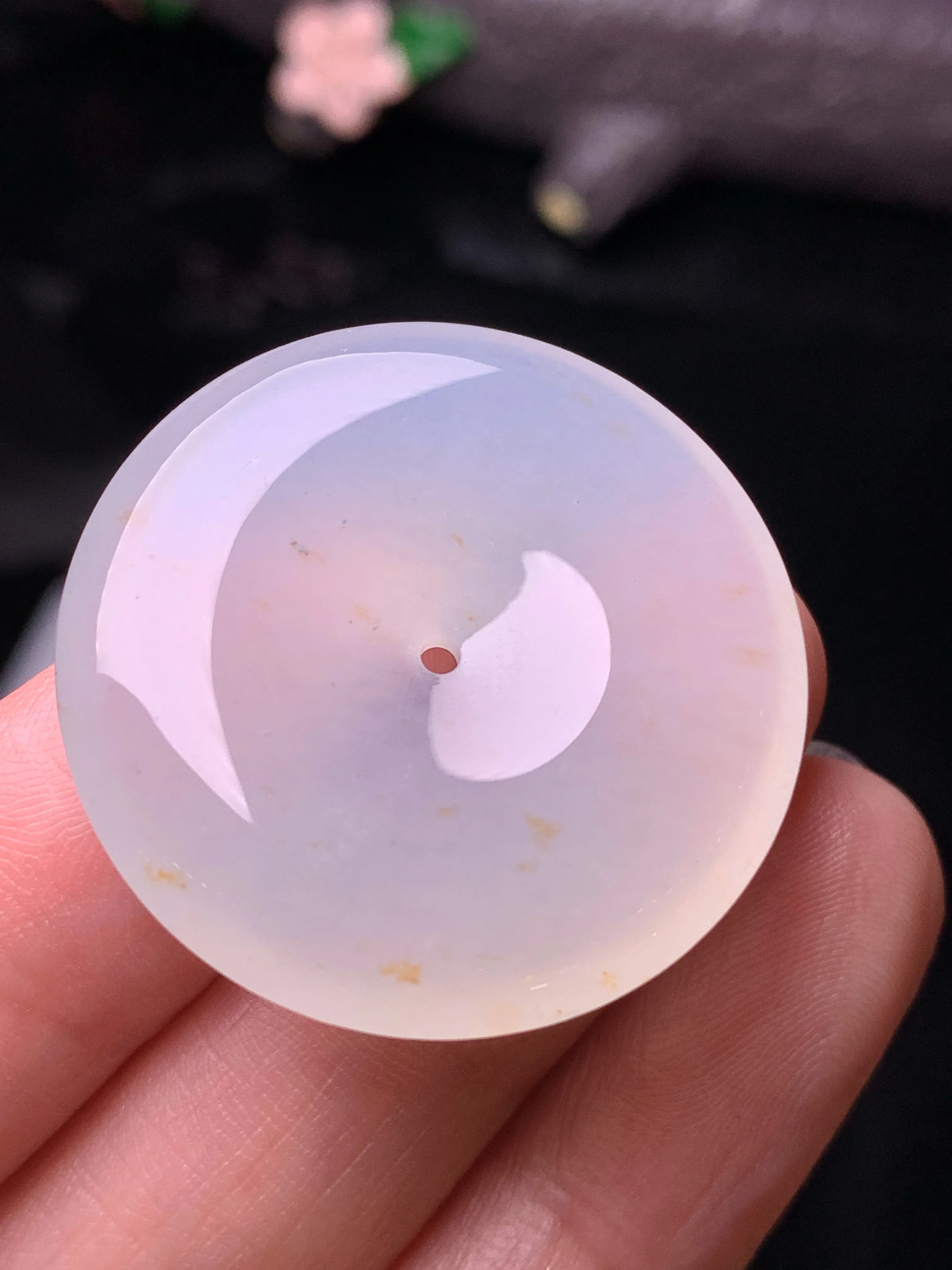 冰种平安扣吊坠 玉质细腻 水润亮眼 色泽艳丽 整体尺寸29.6*6