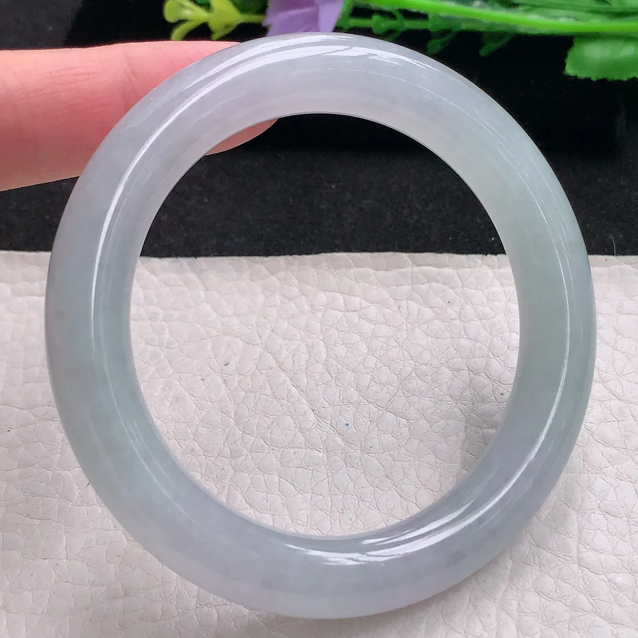 cc自然光56.6*10.5美人镯 翡翠a货玉手镯冰胶纯清爽圆条珠宝玉手环