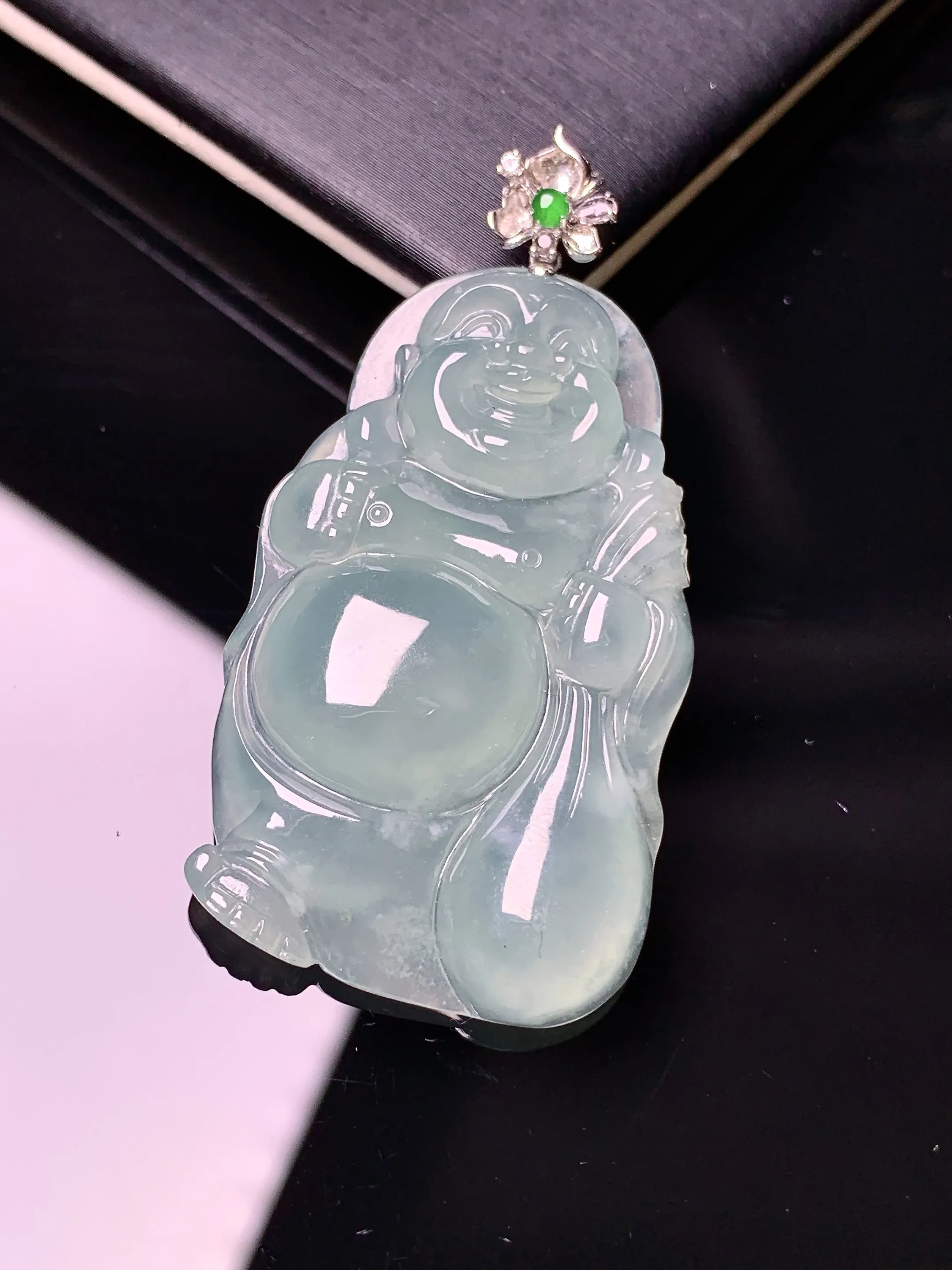 18k金镶嵌冰种佛公吊坠 玉质细腻 水润亮眼 色泽艳丽 整体尺寸48*24.5*5.8