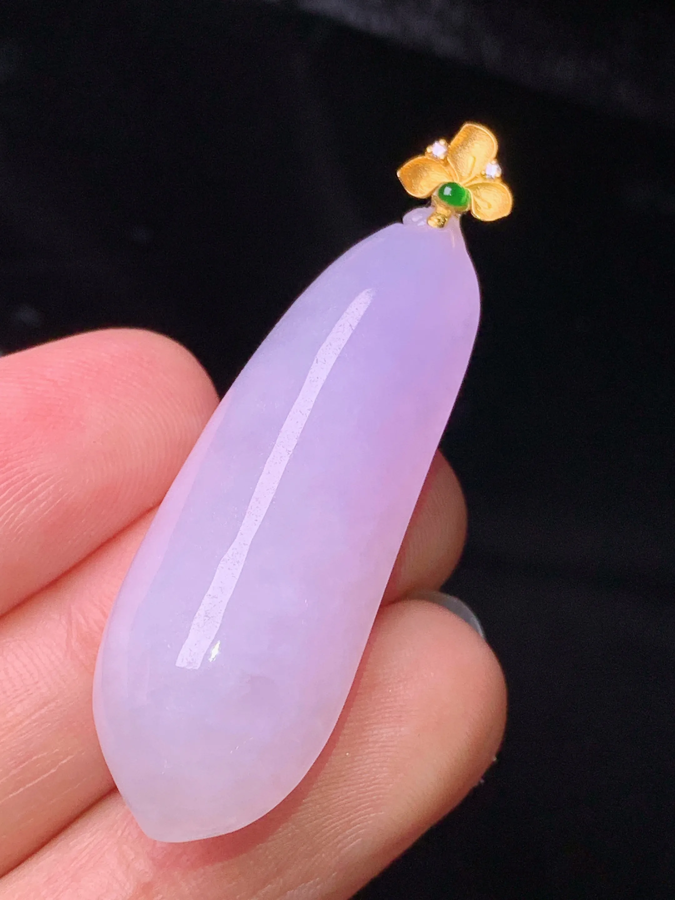 18k金镶嵌紫罗兰福瓜吊坠 玉质细腻 水润亮眼 色泽艳丽 整体尺寸45.5*13.8*9