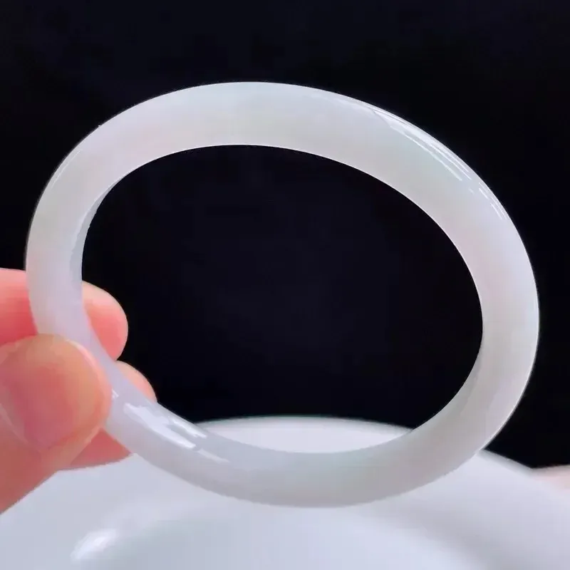 54*47mm自然光拍摄天然翡翠A货好种水贵妃手镯 22.49克