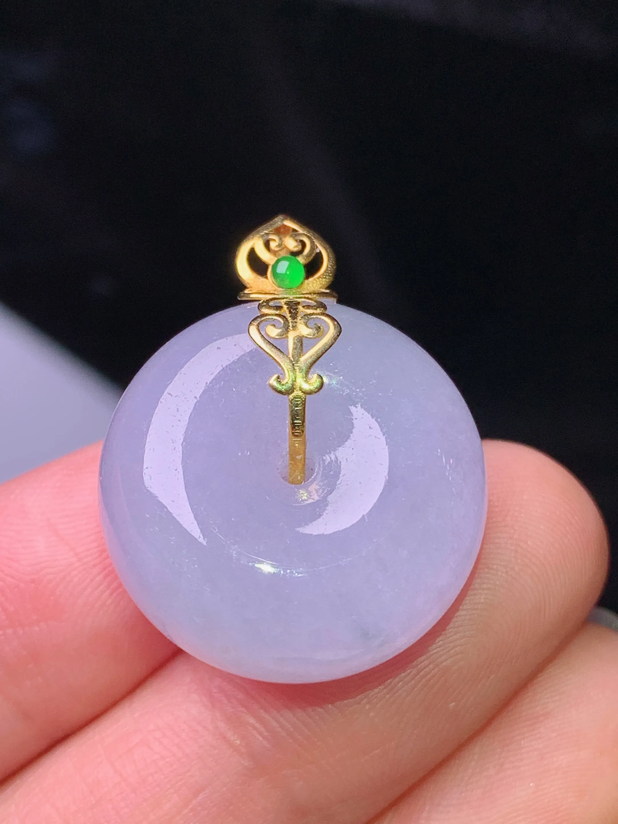 18k金镶嵌紫罗兰平安扣吊坠 玉质细腻 水润亮眼 色泽艳丽 整体尺寸26.2*20.6*11.5