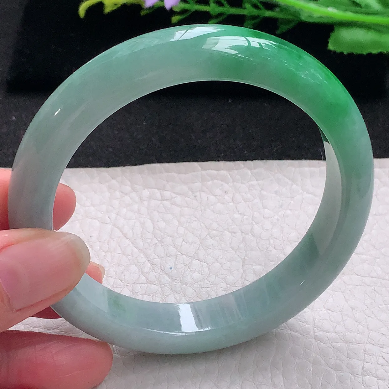 nr大圈口61.5*12.6*8.8平安镯 翡翠a货玉手镯辣绿宽边珠宝玉手环