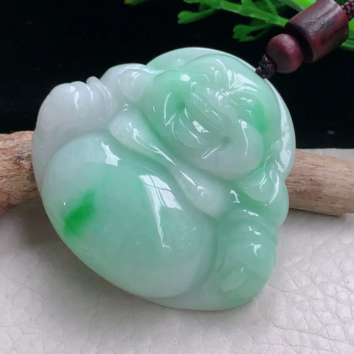 zen自然光42*45.6*12.5缅甸翡翠a货饱满飘绿大佛公 弥勒佛玉吊坠 玉挂件