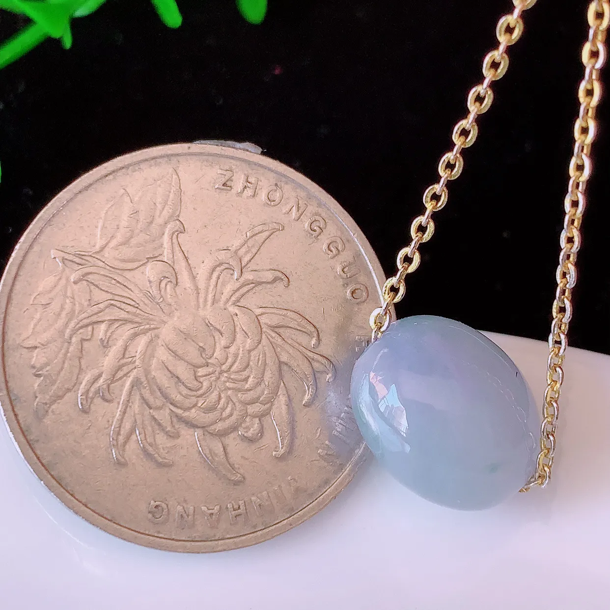 自然光实拍，冰紫罗兰飘花翡翠路路通吊坠，寓意好运连连，路路畅通，经典款式，财运滚滚，路路通，佩戴效果更好！配银链子#94.7