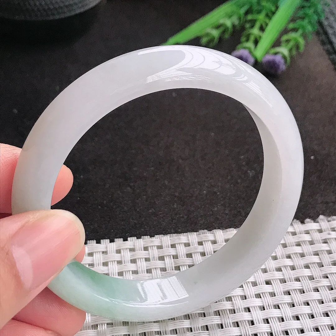 天然A货翡翠57/12.4/8.1老坑冰润起胶飘花手镯宽边玉镯