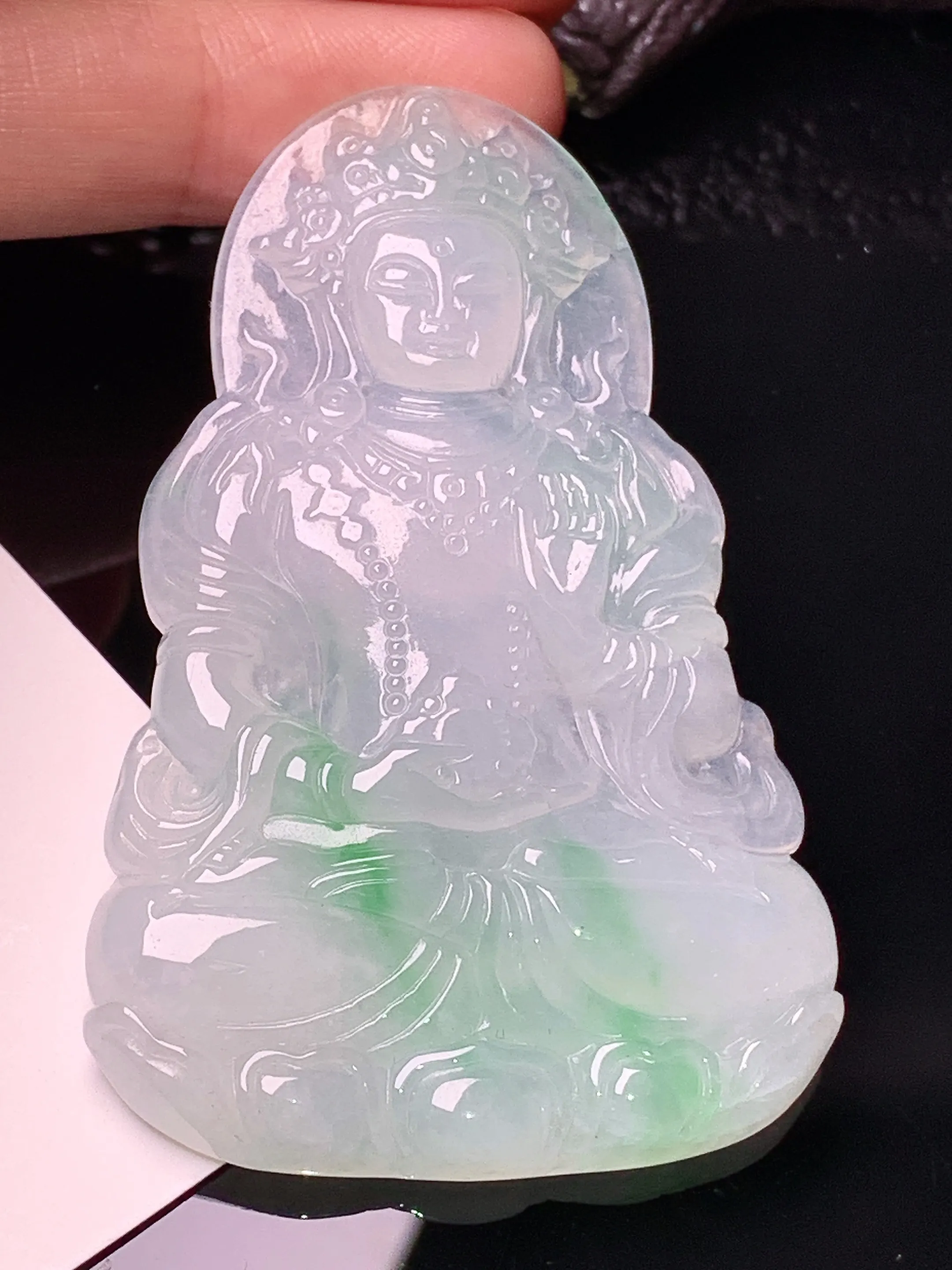 飘绿度母观音菩萨吊坠 玉质细腻 水润亮眼 色泽艳丽 整体尺寸63*39.5*5.3