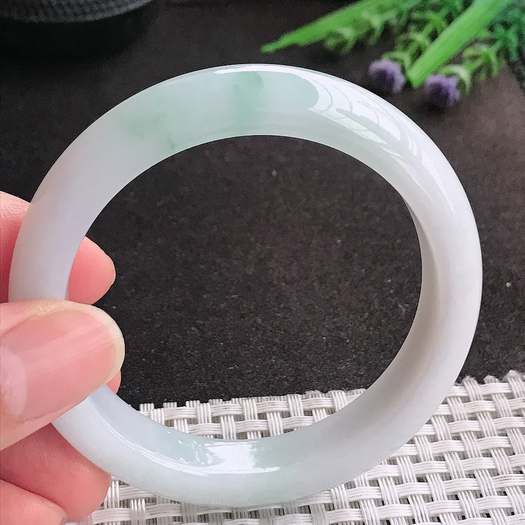 天然A货翡翠55/11.7/8.8老坑秀气温润飘花手镯宽边玉镯