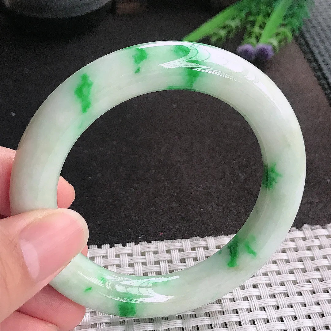 天然A货翡翠56.5/11.4老坑精美温润飘阳绿圆条手镯玉镯