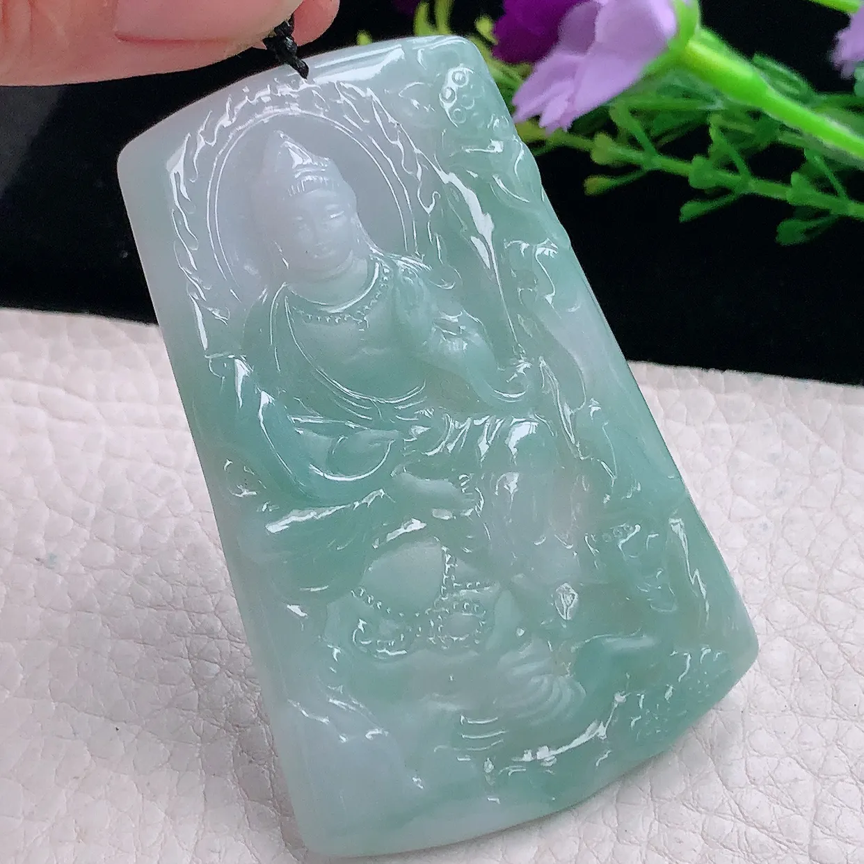 kh自然光69*44.8*5.2缅甸翡翠a货蓝韵普贤菩萨吊坠生肖守护神