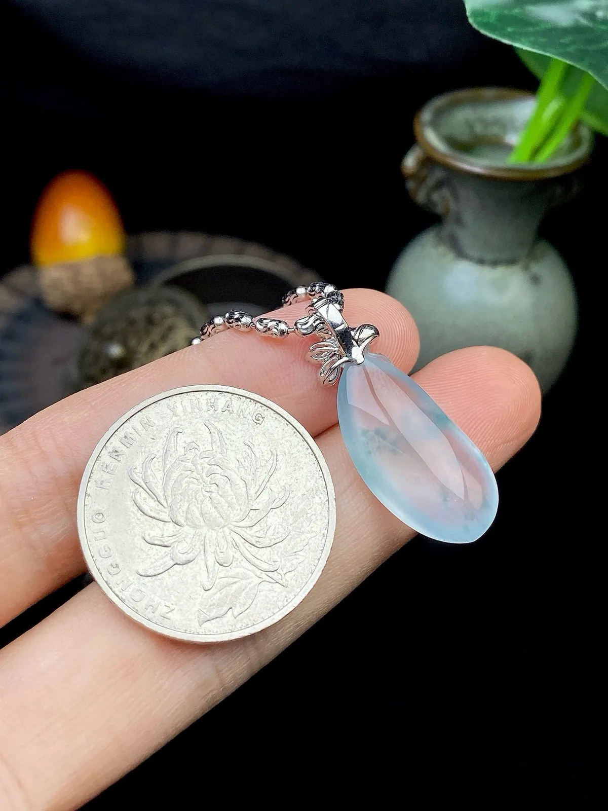 【冰种飘花福瓜】质地冰润细腻，种老起光，收藏品质，18K金钻镶嵌，裸石尺寸23.3*11.2*6.3毫米