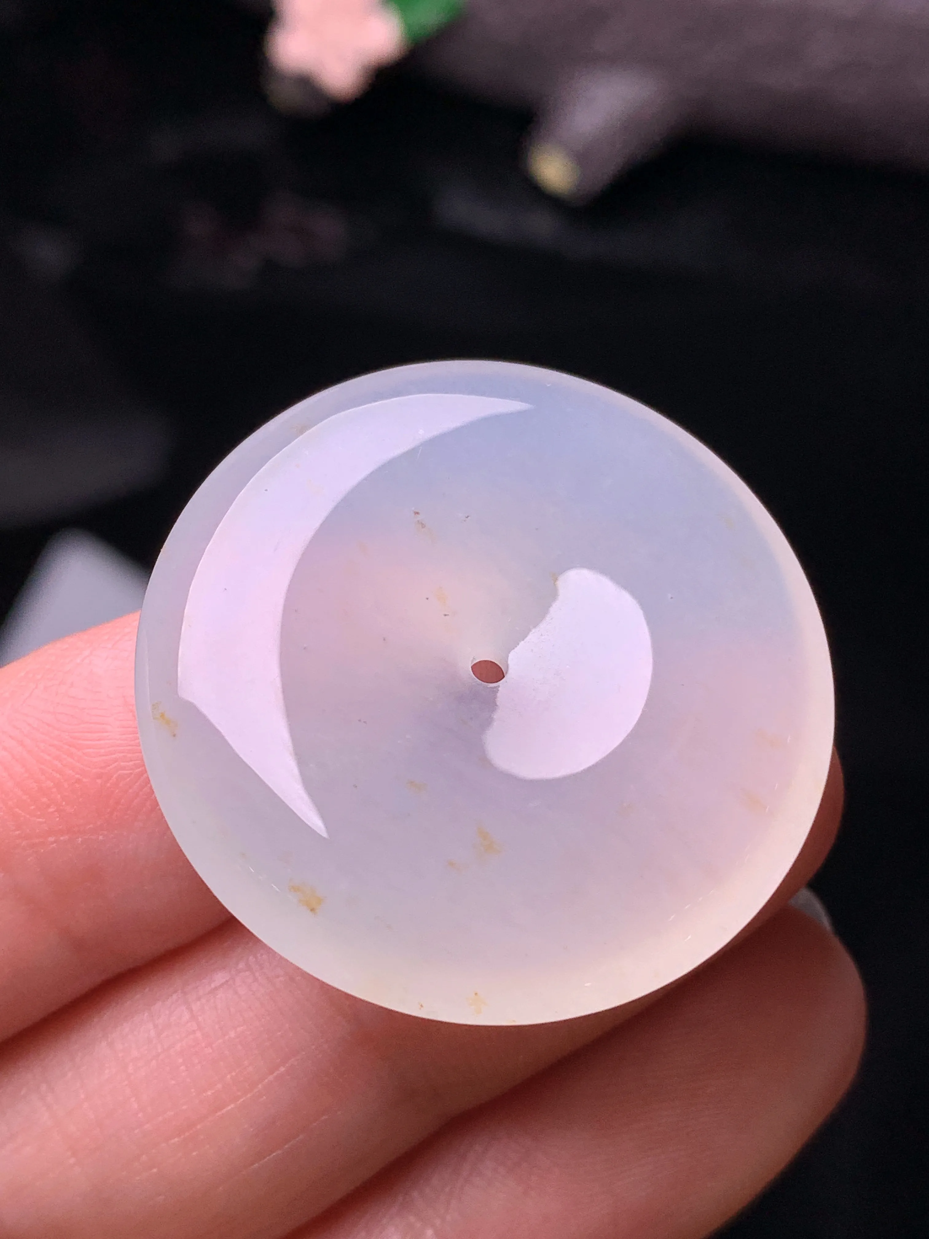 冰种平安扣吊坠 玉质细腻 水润亮眼 色泽艳丽 整体尺寸29.6*6