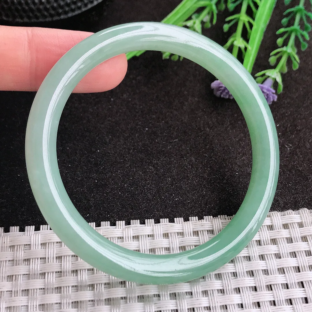 天然A货翡翠54/7/7.2老坑冰润起胶冰晴绿圆条手镯宽边玉镯