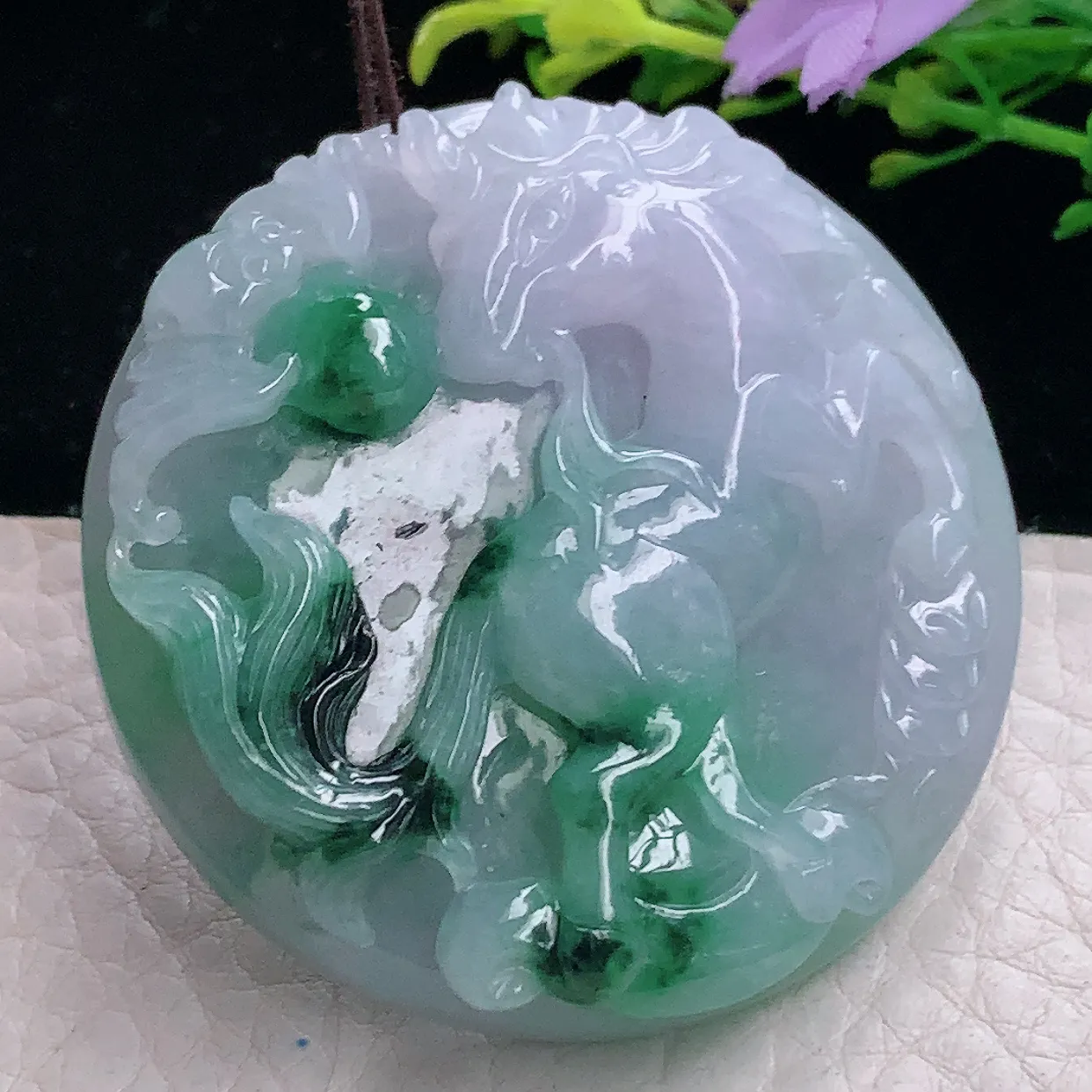 zen自然光48.8*12.8缅甸翡翠a货饱满飘花马上有钱 生肖马玉吊坠 玉挂件