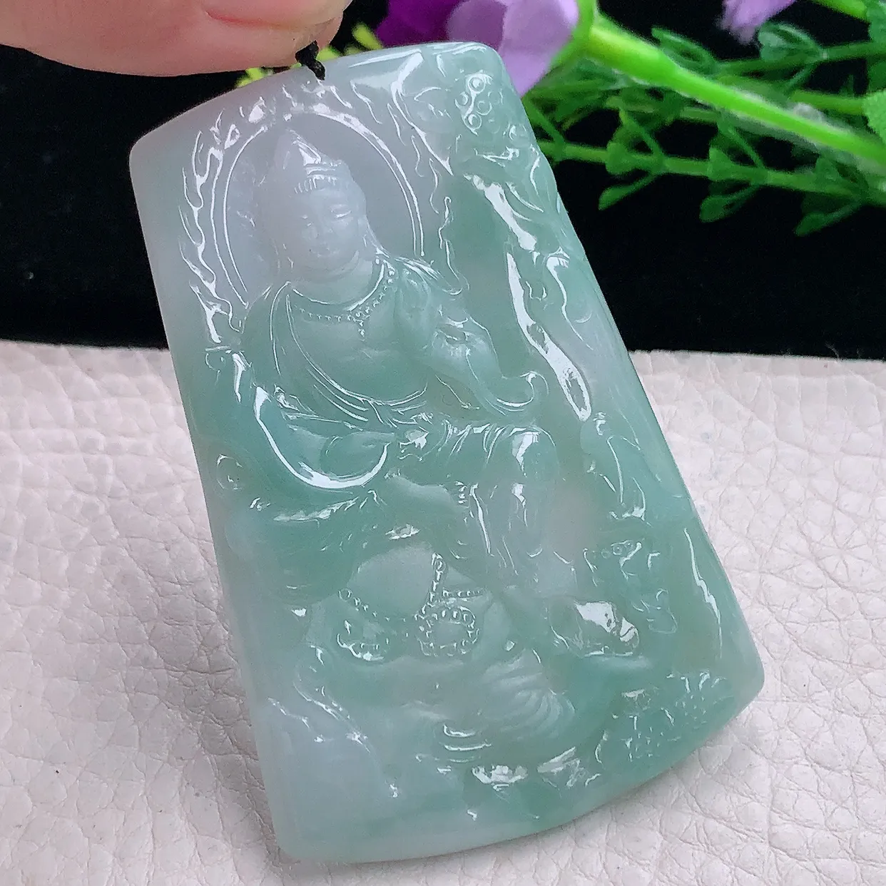 kh自然光69*44.8*5.2缅甸翡翠a货蓝韵普贤菩萨吊坠生肖守护神