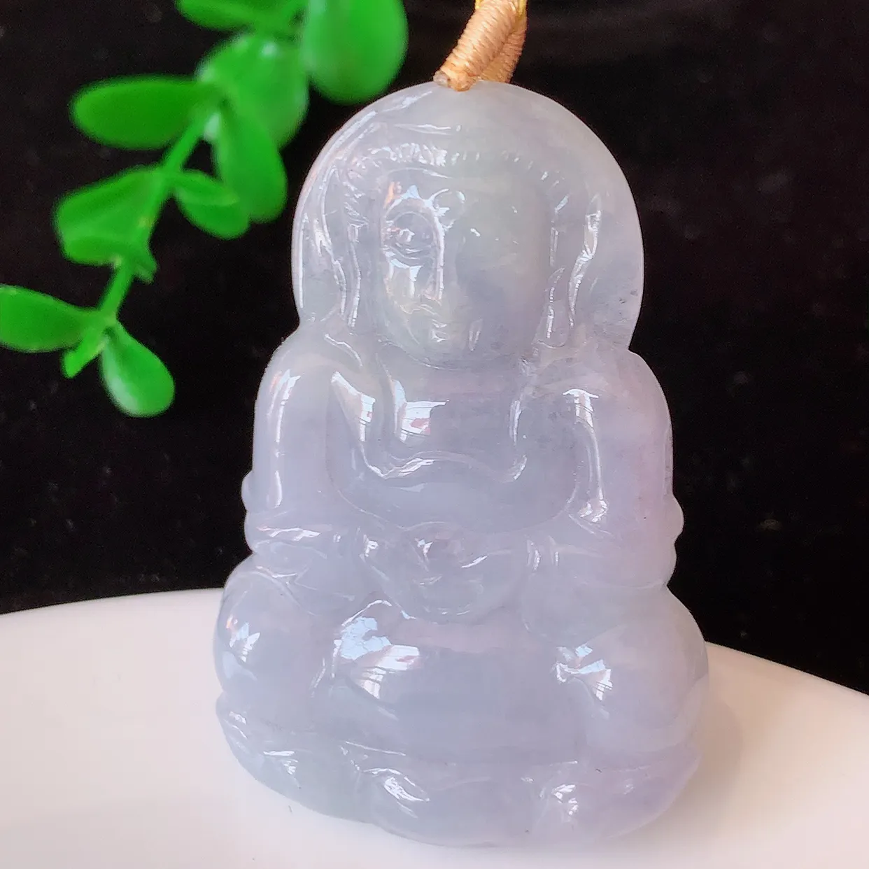 自然光实拍，冰润紫罗兰翡翠观音菩萨吊坠，赐福观音，玉润通透，慈祥端庄！#35.7