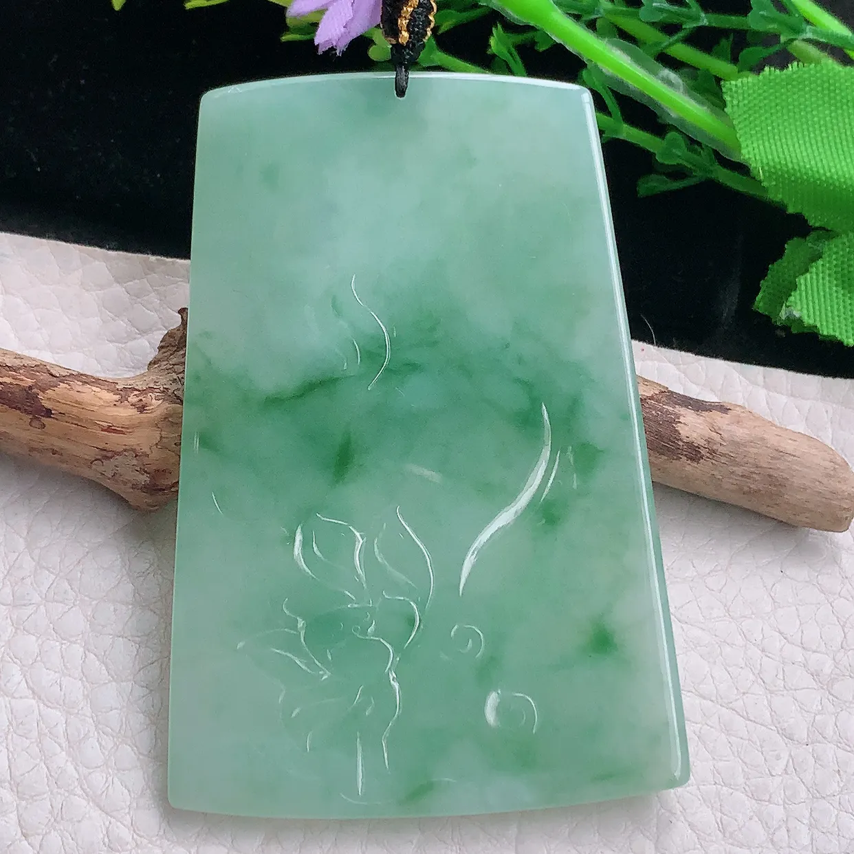 kh自然光71*47.6*5.6缅甸翡翠a货飘绿千手观音 玉观音玉吊坠 玉挂件