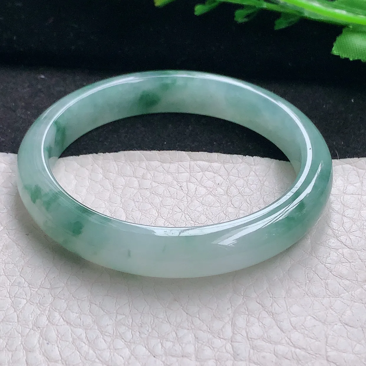 n自然光54*10.3*7.3平安镯 翡翠a货玉手镯冰飘花秀气宽边珠宝玉手环