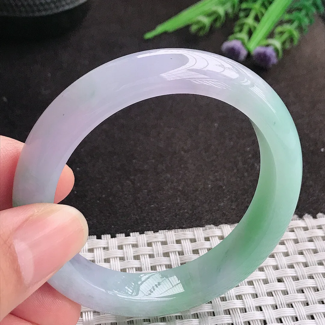 天然A货翡翠52/11.8/8.4老坑冰胶果冻春带彩手镯宽边阳绿玉镯