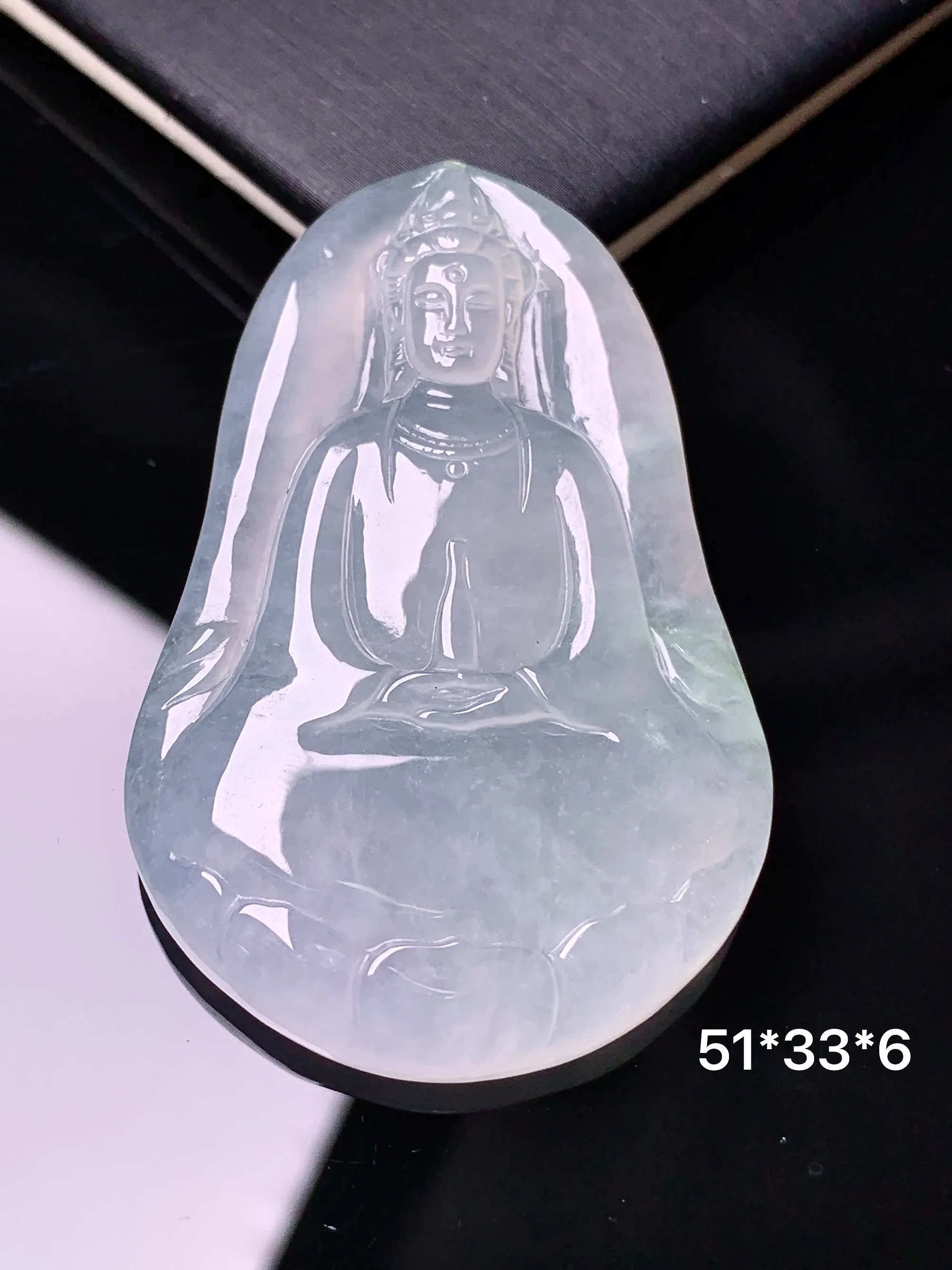 冰种观音菩萨吊坠 玉质细腻 水润亮眼 色泽艳丽 整体尺寸51*33*6