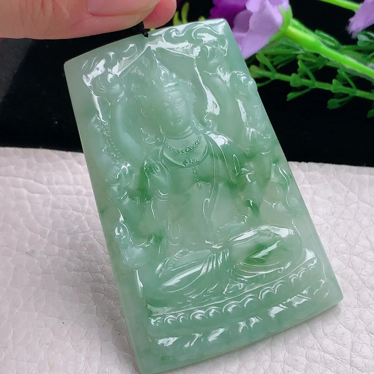 kh自然光71*47.6*5.6缅甸翡翠a货飘绿千手观音 玉观音玉吊坠 玉挂件