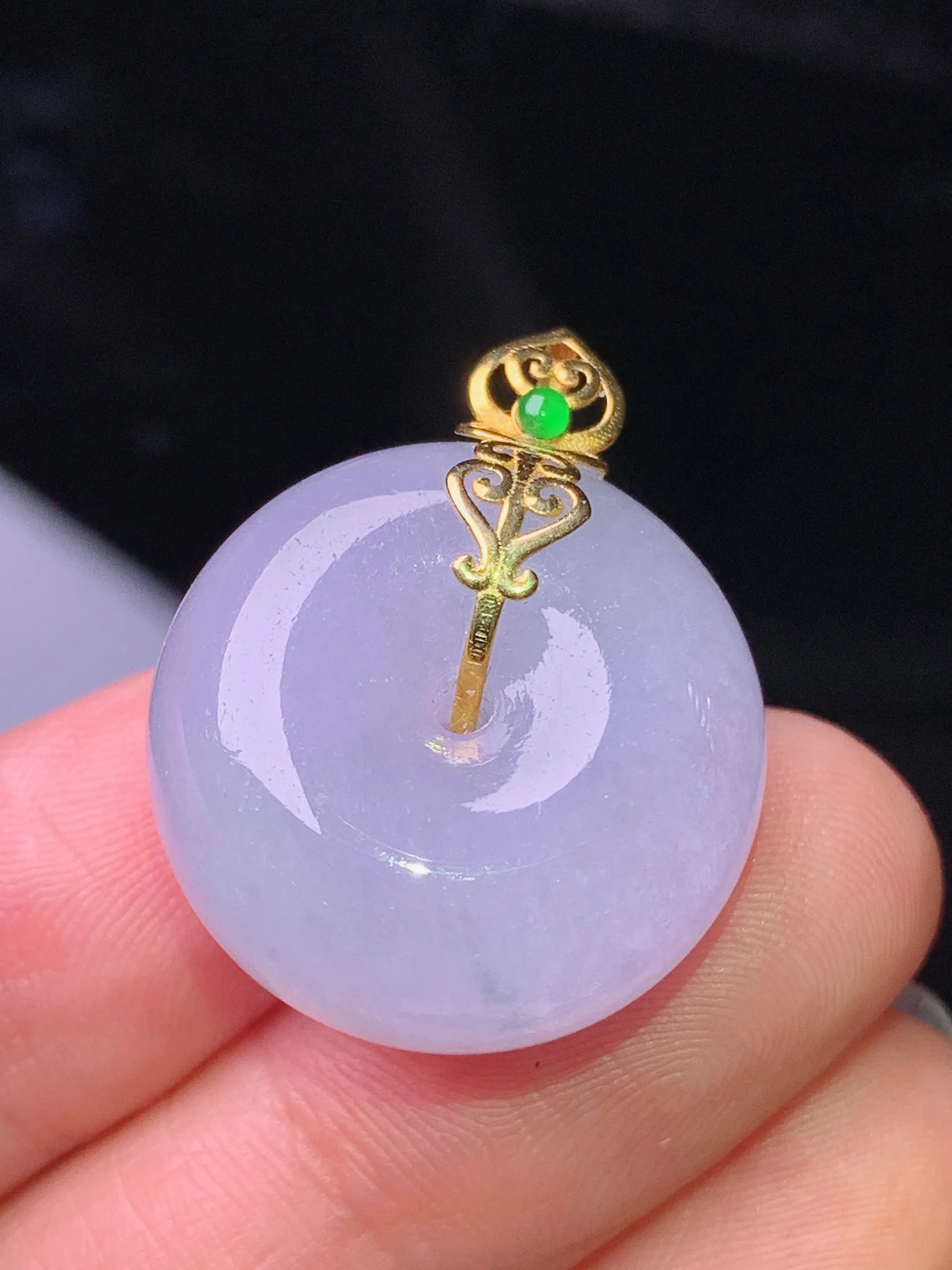 18k金镶嵌紫罗兰平安扣吊坠 玉质细腻 水润亮眼 色泽艳丽 整体尺寸26.2*20.6*11.5