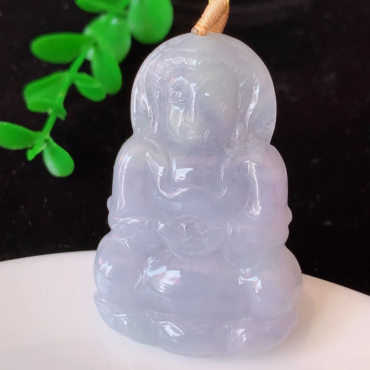 自然光实拍，冰润紫罗兰翡翠观音菩萨吊坠，赐福观音，玉润通透，慈祥端庄！#35.7